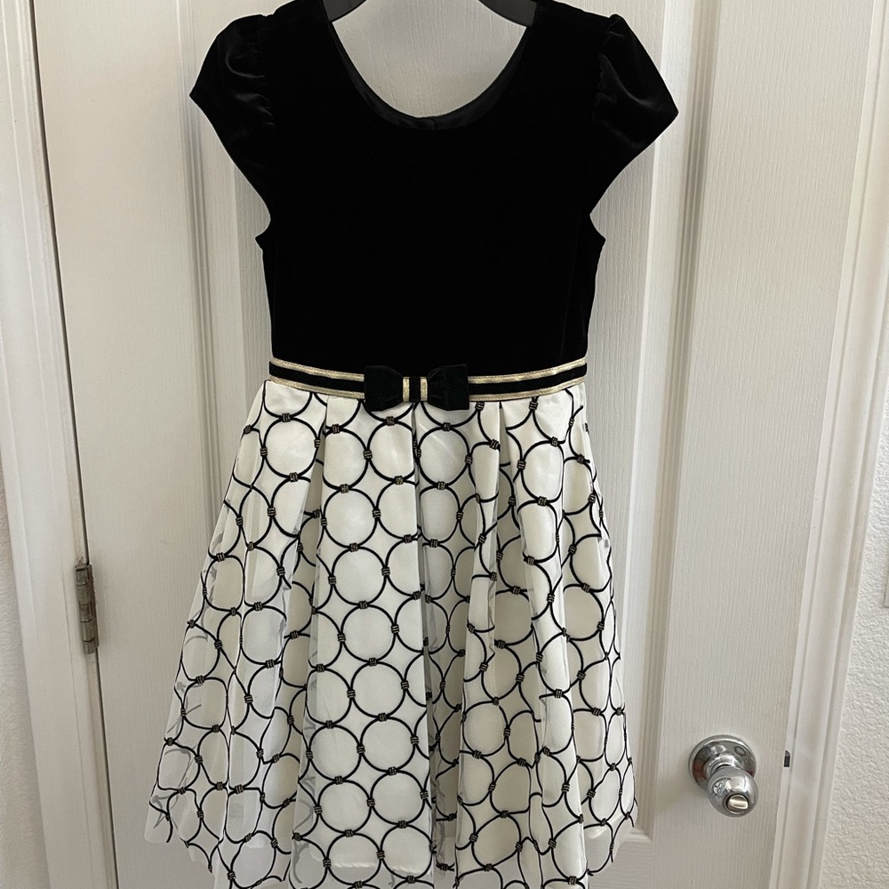 Girl’s Dress